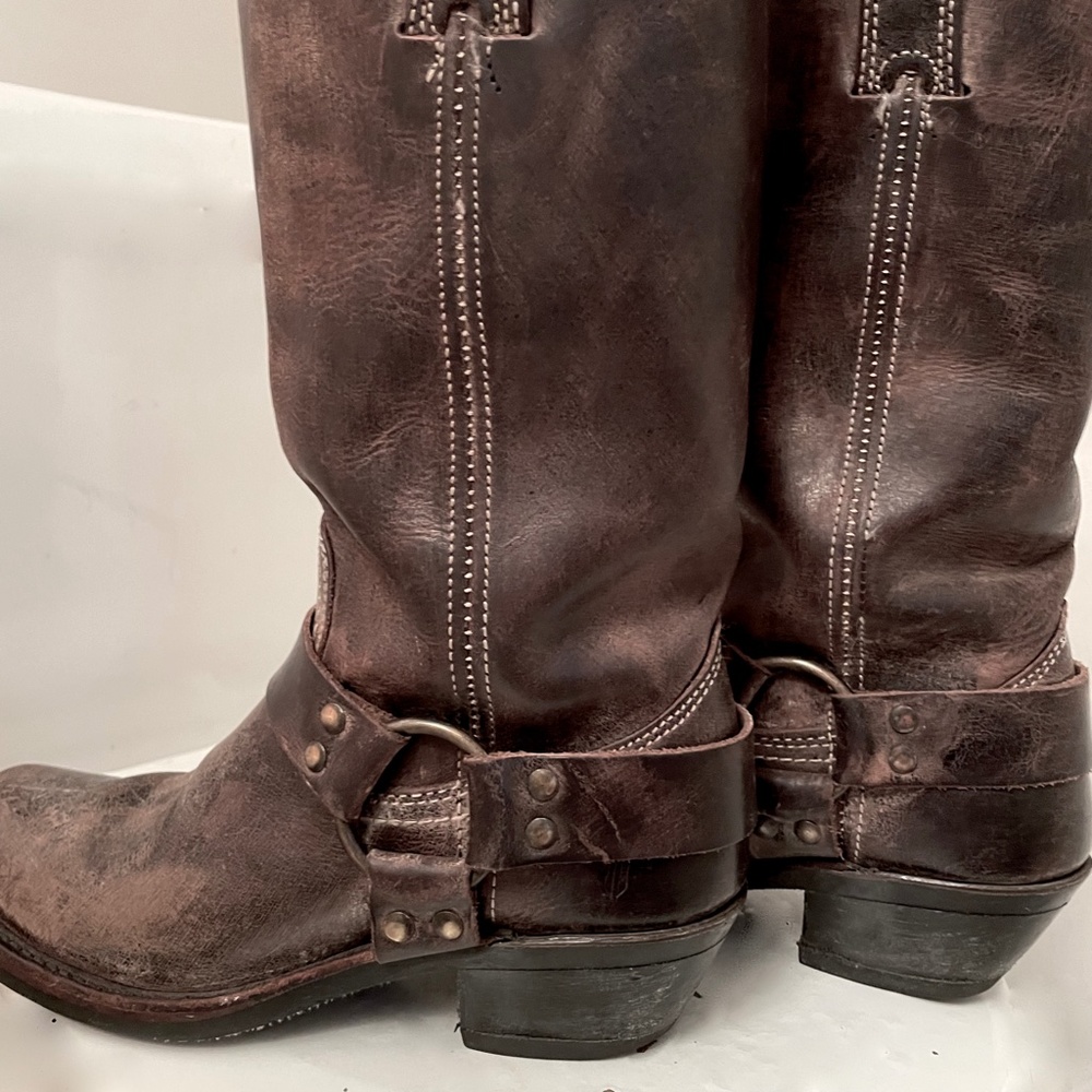 Frye Harness boots, size 6.5. Distressed look!